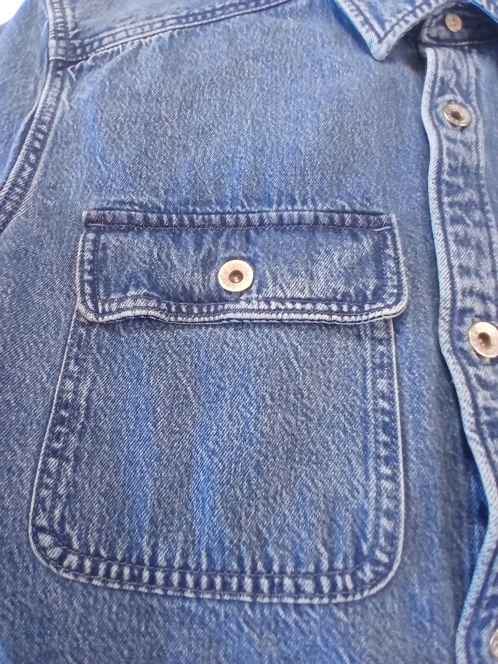 Levi's Men's Blue Denim Button-Up Shirt